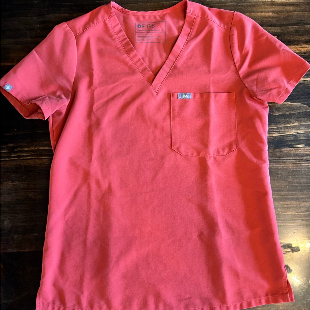 Figs scrub top